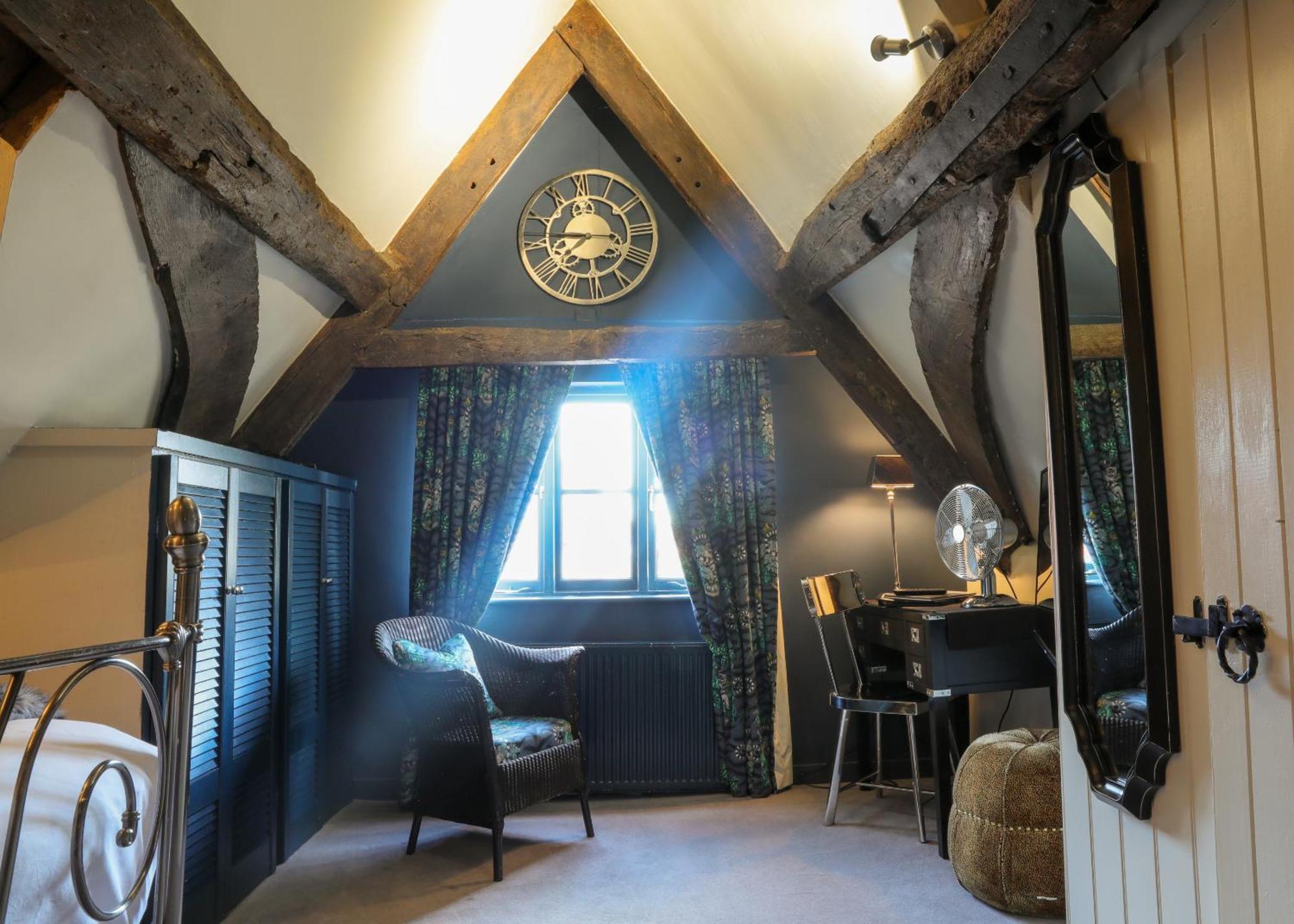 The Kingsbury 7Even 8Ight Bed and Breakfast Marlborough Rum bild