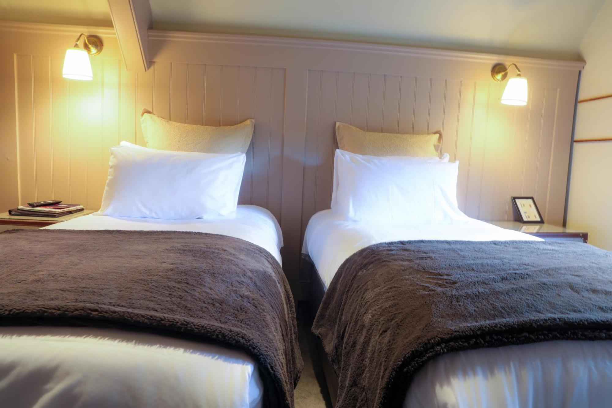 The Kingsbury 7Even 8Ight Bed and Breakfast Marlborough Rum bild