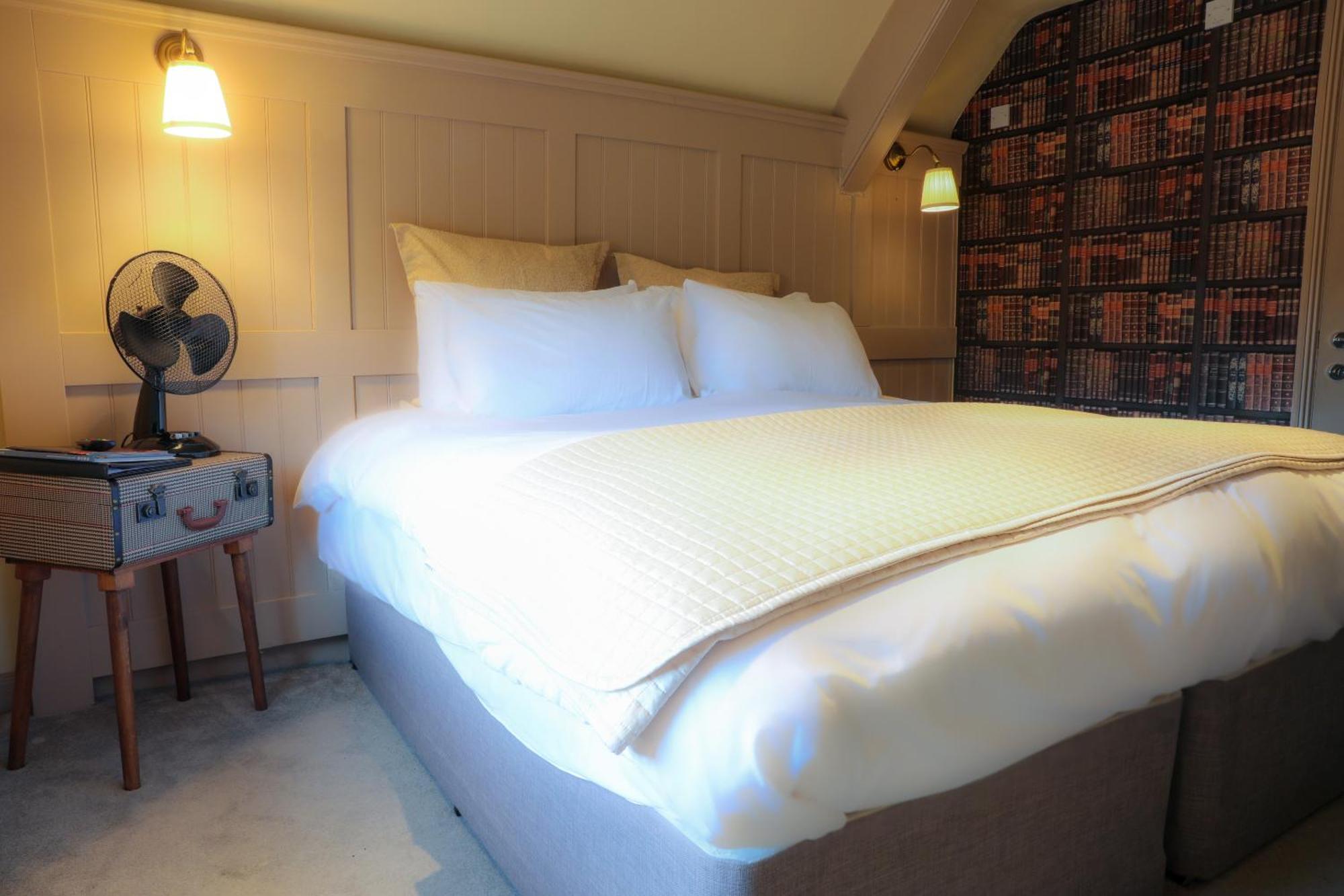 The Kingsbury 7Even 8Ight Bed and Breakfast Marlborough Rum bild
